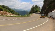 全線開通した白山白川郷ホワイトロード＝１７日午前１０時３９分、大野郡白川村