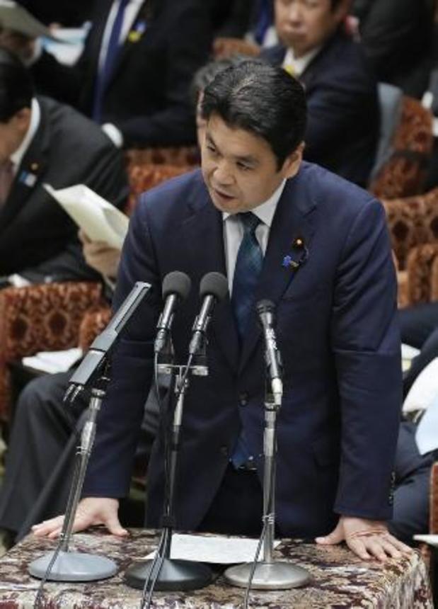 　松本洋平文科相＝２月