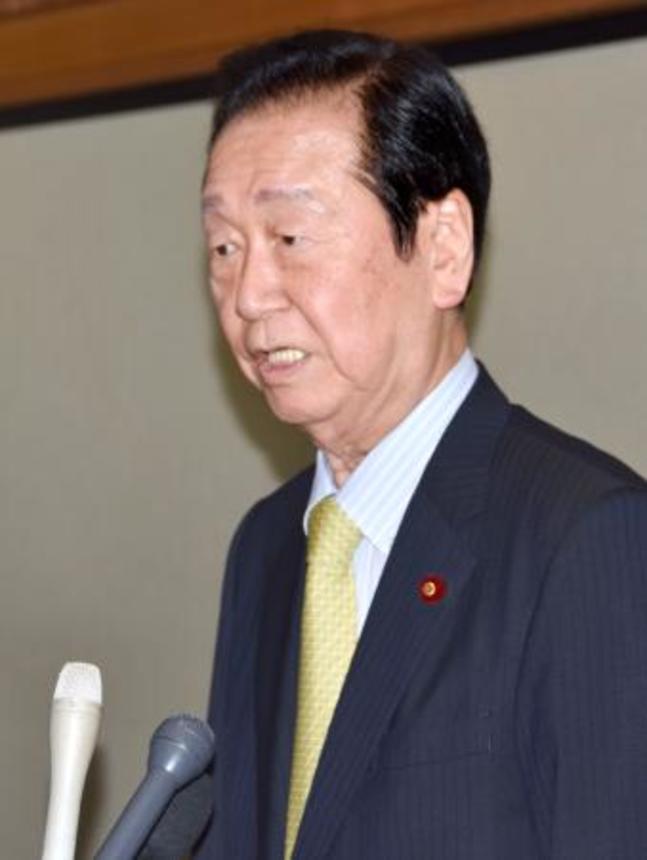 　岩手県花巻市で記者団の取材に応じる中道改革連合の小沢一郎元衆院議員＝３１日午後