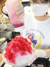 梅雨明けを前に、連日行列ができるかき氷＝岐阜市伊奈波通、福丸