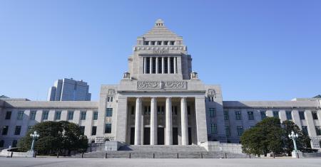 　国会議事堂＝東京・永田町