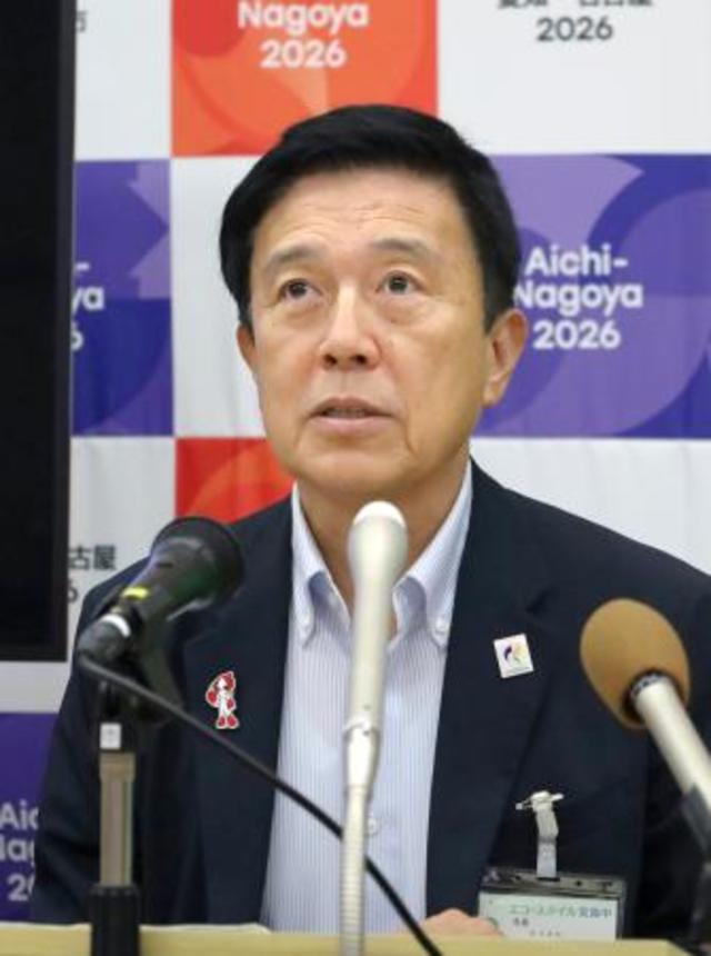 　定例記者会見する名古屋市の広沢一郎市長＝３０日午前、名古屋市役所