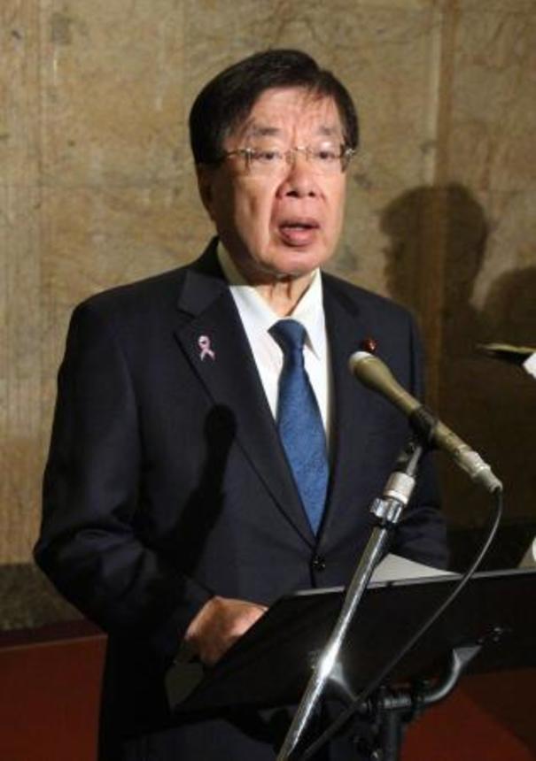 　記者会見する平口法相＝１４日午前、国会