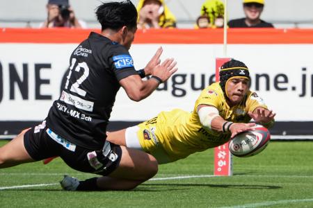 　東京ＳＧ―ＢＲ東京　後半、トライを決める東京ＳＧ・コルビ＝味スタ