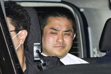 　７日、警視庁本富士署を出る戸田佳孝容疑者