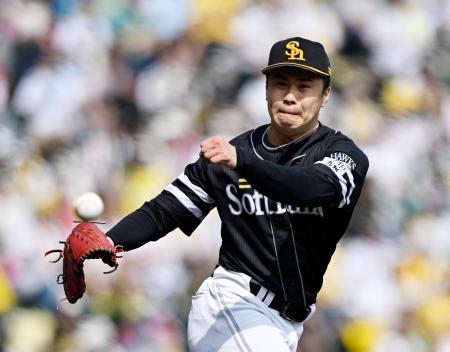 　５回１失点で２勝目を挙げたソフトバンク・松本晴＝甲子園
