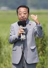 　立憲民主党の野田代表＝３日午前、宮崎県国富町
