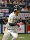 　７回ソフトバンク２死一、二塁、左越えに３ランを放った今宮＝みずほペイペイドーム