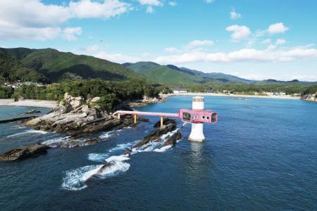　海中展望塔「足摺海底館」＝高知県土佐清水市