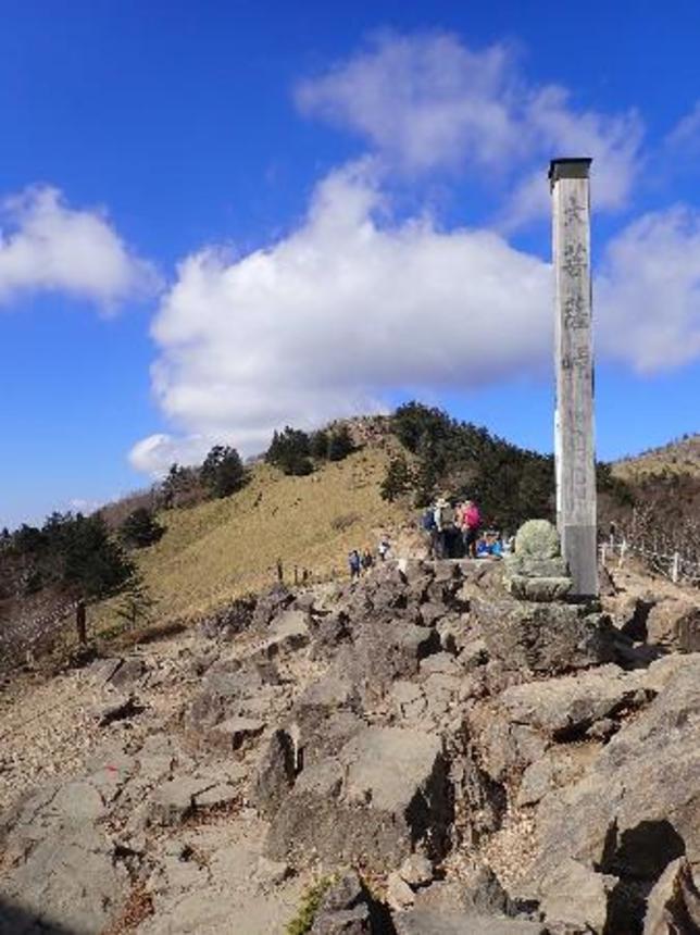 　「山岳写真データベース」上に公開された２０２２年撮影の大菩薩峠の写真＝山梨県（東邦大の下野綾子准教授提供）