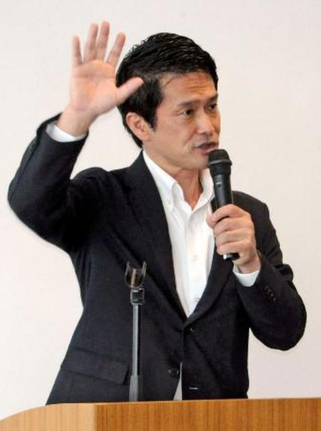 　金沢市で開かれた立憲民主党石川県連の会合に出席した中道改革連合の小川代表＝２３日午後