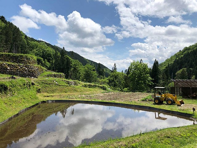 自然豊かな山里にあるネオナチュラルの母袋有機農場＝郡上市大和町