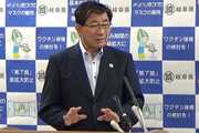 記者会見で新型コロナウイルスの感染急拡大防止に向けた強化策について話す古田肇知事＝岐阜県庁