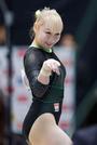 　女子種目別予選　宮田笙子の床運動＝高崎アリーナ