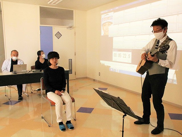 岐阜保健大が音楽家とともに進める音楽療法の研究実験＝岐阜市東鶉、同大