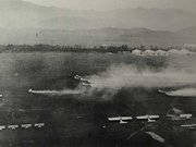 各務原飛行場で行われた航空兵演習の様子。飛行機が離陸しようとしている（各務原市歴史民俗資料館提供）