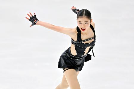 　女子ＳＰ　演技する千葉百音＝田中貴金属アイスアリーナ