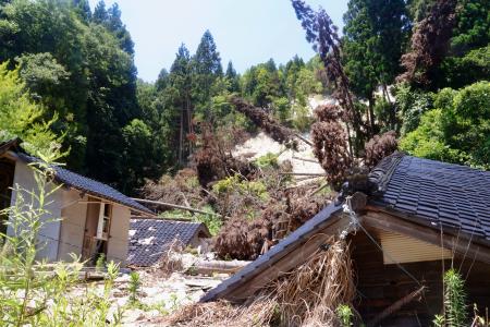 　能登半島地震の爪痕が残る石川県輪島市町野町＝６月３０日