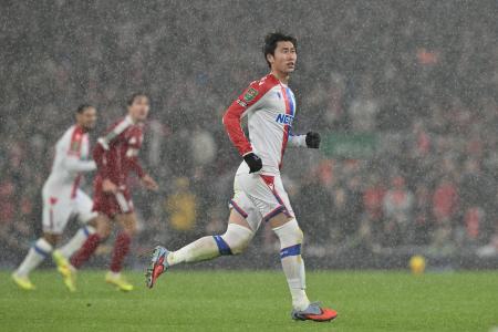 　サッカーのイングランド・リーグカップで、リバプール戦にフル出場したクリスタルパレスの鎌田大地＝２９日、リバプール（ゲッティ＝共同）