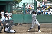 美濃加茂×土岐商＝４回表美濃加茂、適時打を放つ木戸脇＝大野