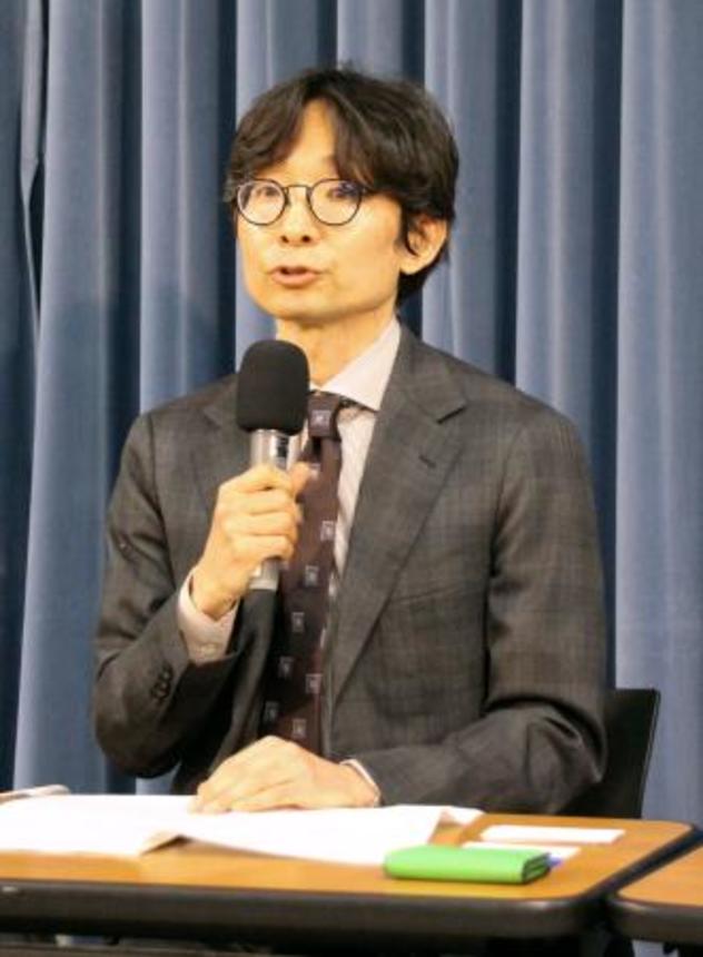 　記者会見する東京学芸大の大森直樹教授＝１４日午前、東京都千代田区