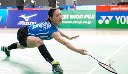 　女子シングルス３回戦　プレーする宮崎友花＝京王アリーナＴＯＫＹＯ