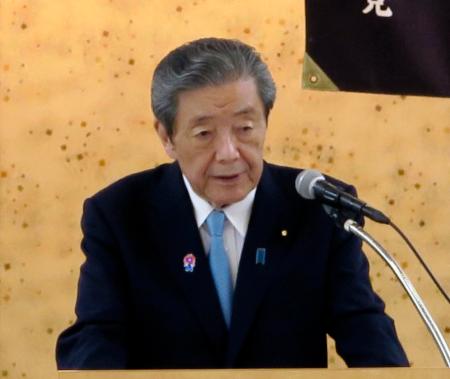 　自民党会合であいさつする森山幹事長＝１４日午前、鹿児島市