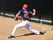 　ブルペンで投球練習するアストロズ・今井＝ウェストパームビーチ（共同）