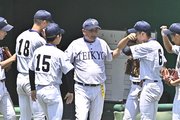 監督を囲む帝京大可児ナイン