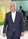 　首相官邸に入る中谷防衛相＝１５日午前