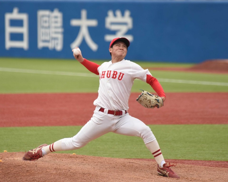 青学大×中部学院大＝力投する中部学院大の先発小川＝神宮
