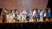 多様性をテーマにしたろうや難聴の子どもらによる手話劇＝岐阜市金町、市文化センター
