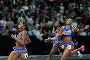 　２００ｍを制し、女子短距離２冠のメリッサ・ジェファーソンウッデン（左）＝１３日、ブダペスト（ＡＰ＝共同）