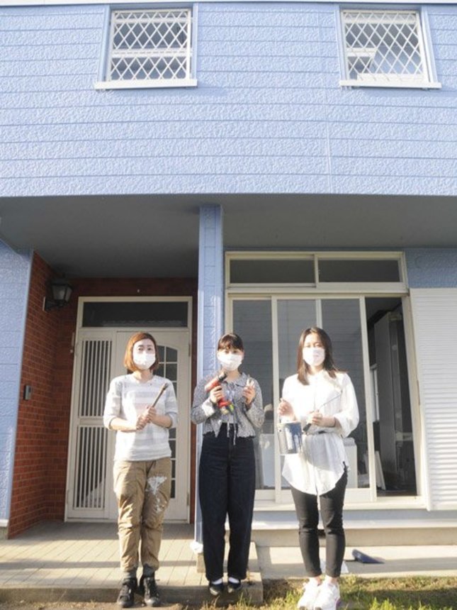 学生らの手で生まれ変わった築３０年の物件＝山県市佐賀