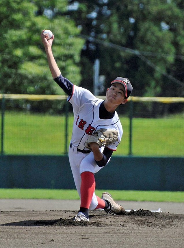 池田×岐阜東＝５回無失点と粘投した池田の先発渡部＝大野レインボー