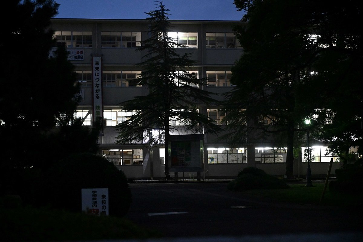 トイレ内で火事があった岐阜農林高校＝２５日午後、本巣郡北方町北方