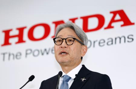 　事業計画について発表するホンダの三部敏宏社長＝２０日午後、東京都港区