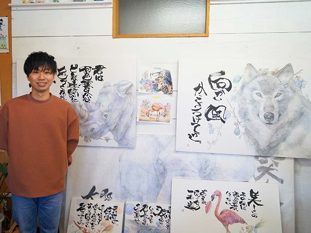 被災地に「忘れていない、と伝えたい」と語る新井理玖さん＝岐阜市柳津町上佐波、アトリエぼく色