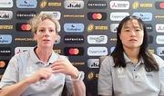 　オンラインで記者会見するラグビー女子日本代表のマッケンジー・ヘッドコーチ（左）と長田主将＝２２日