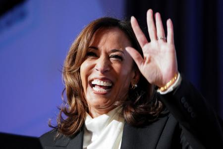 　カリフォルニア州での集会で演説するカマラ・ハリス前米副大統領＝４月３０日、サンフランシスコ（ロイター＝共同）