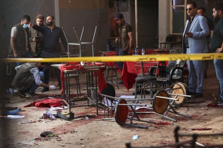 　爆発が起きたシリアの首都ダマスカスの飲食店＝２日（ＡＰ＝共同）