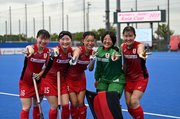 ３位決定戦・日本×中国＝勝利を喜ぶ地元・岐阜各務野高校出の選手たち＝川崎重工スタジアム