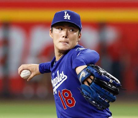 　ダイヤモンドバックス戦に先発したドジャース・山本。５回２／３を投げ３安打無失点と好投したが勝敗は付かなかった＝フェニックス（共同）