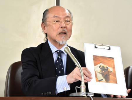 　東京都内で記者会見する原告代理人の渋谷寛弁護士＝２４日午後