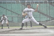 大垣日大×美濃加茂＝力投する大垣日大の先発三松＝長良川
