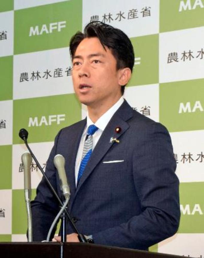 　閣議後、記者会見する小泉農相＝６日午前、農水省