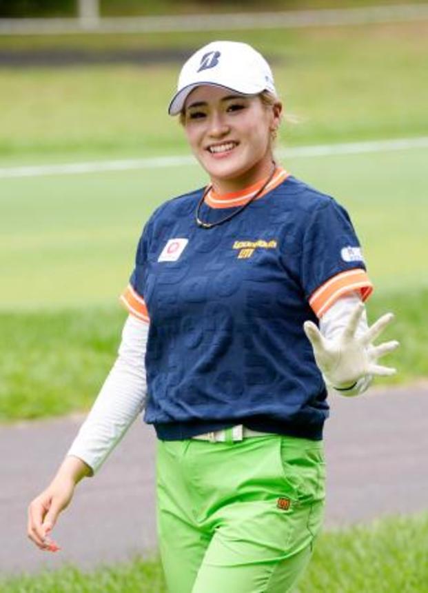 　プロアマ戦で笑顔を見せる桑木志帆＝軽井沢７２