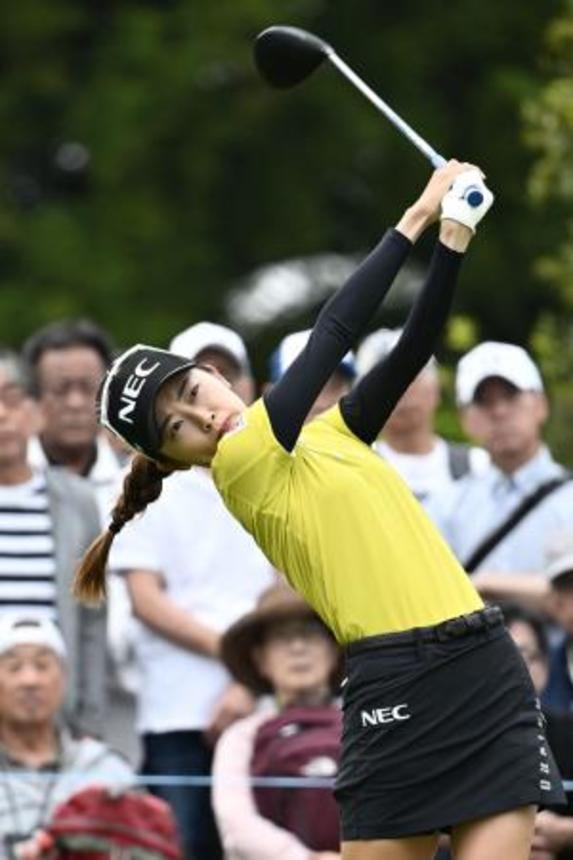 　第１日、６アンダーで首位の安田祐香＝六甲国際ＧＣ