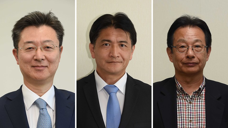 左から竹中誉氏、小西彦治氏、柳生一成氏（届け出順）