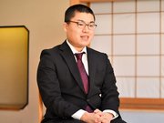 「竜王戦ではランキング戦で優勝することが目標。藤井竜王に挑戦したい」と語る高田明浩四段＝岐阜市内